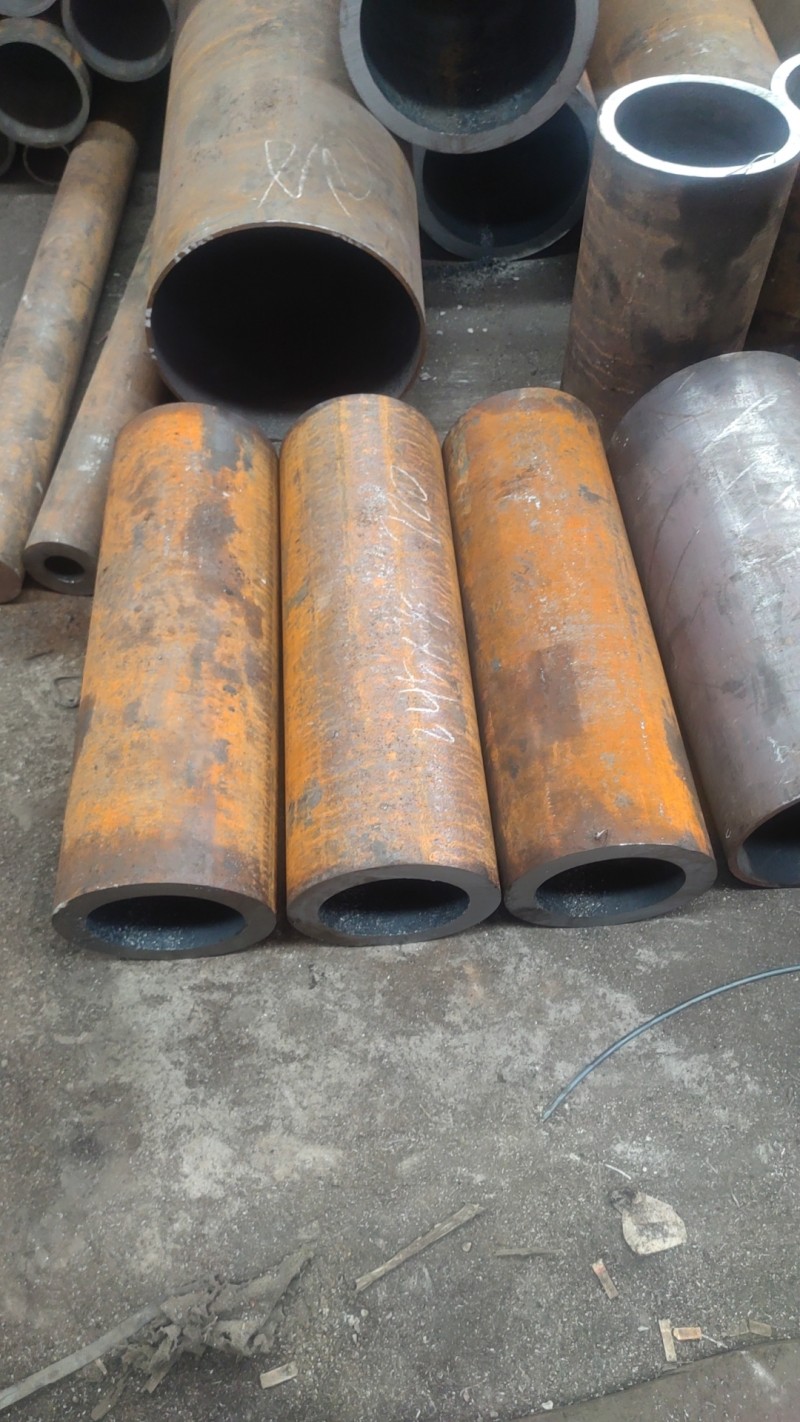 昆都仑昆都仑昆都仑20CrMo无缝钢管切割